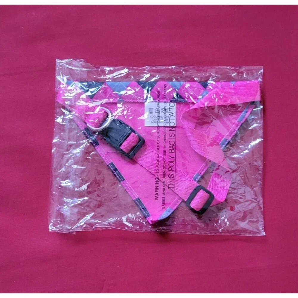 T-Mobile Tuesday Adjustable Pet Bandana Collar - Small